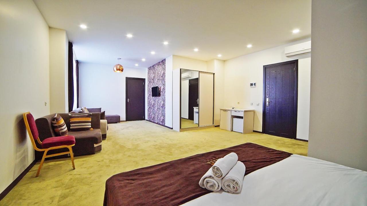Mardi Plaza Hotel Batumi Exterior photo