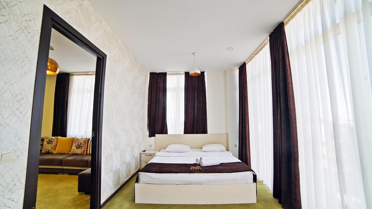 Mardi Plaza Hotel Batumi Exterior photo