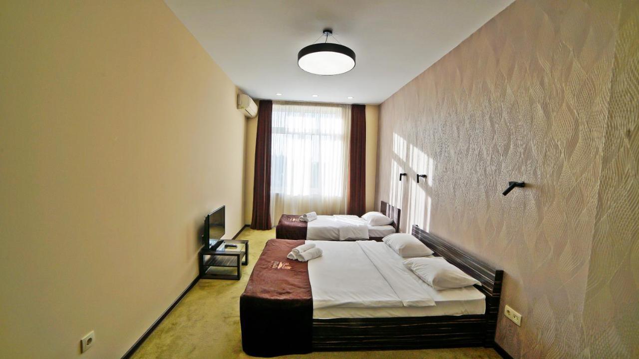 Mardi Plaza Hotel Batumi Exterior photo