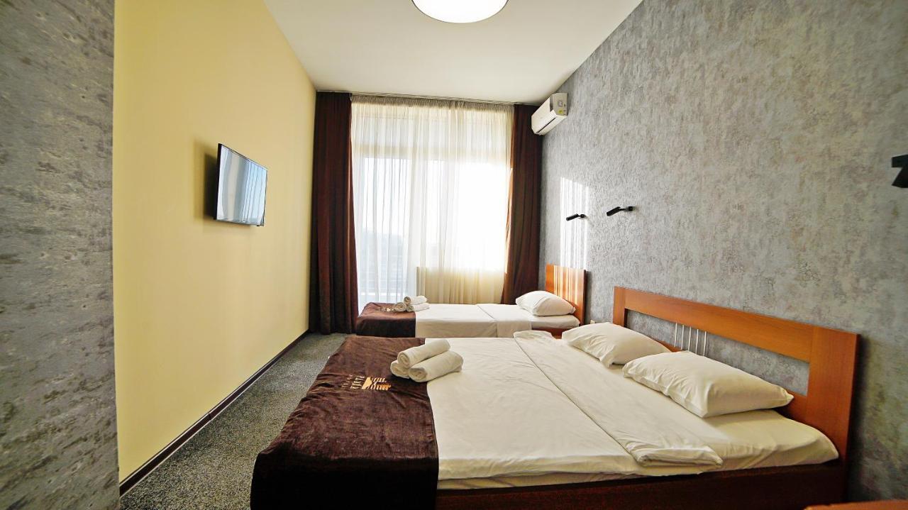 Mardi Plaza Hotel Batumi Exterior photo