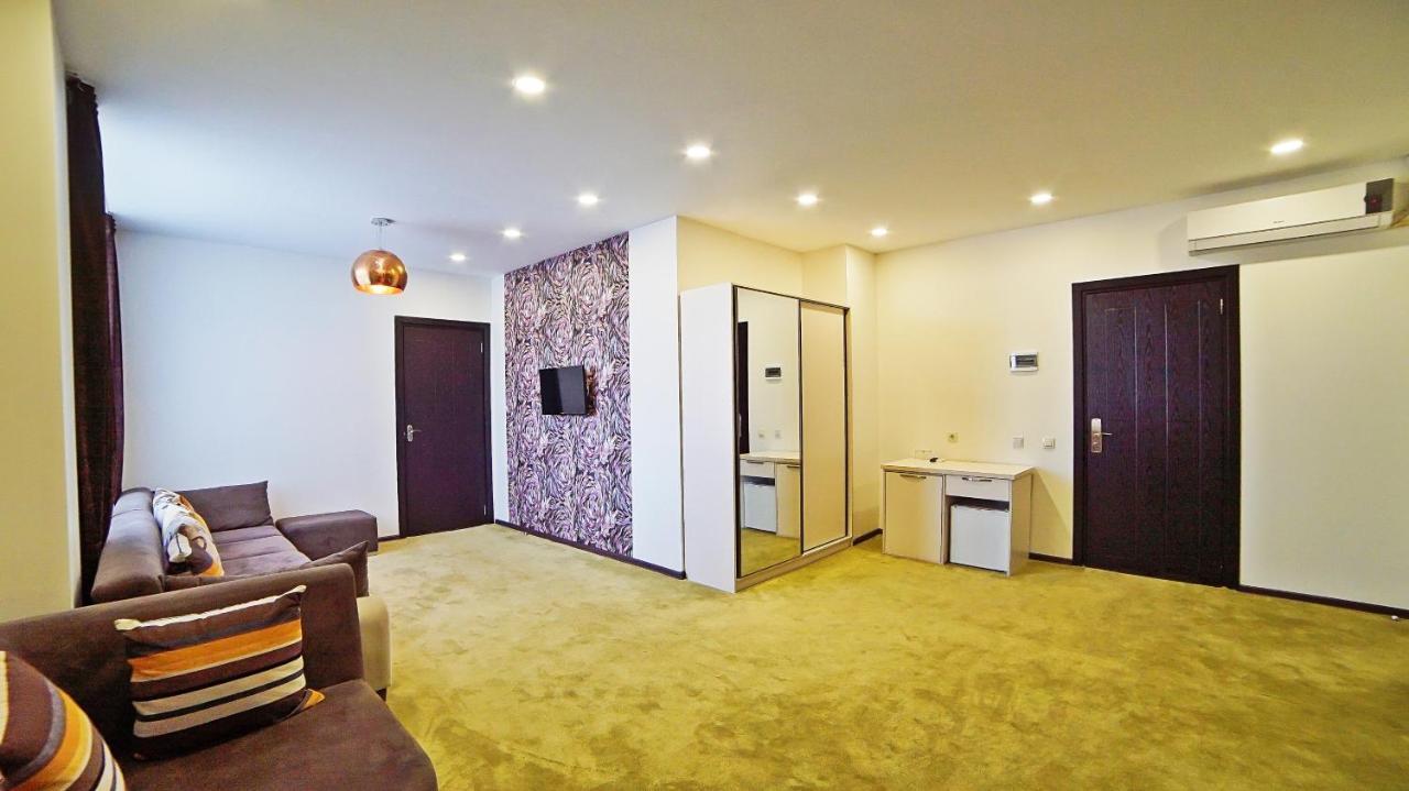 Mardi Plaza Hotel Batumi Exterior photo