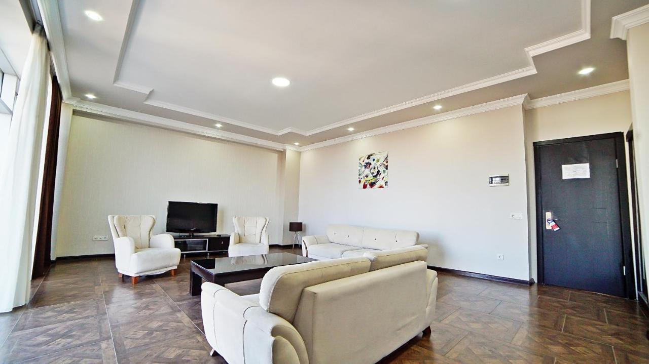 Mardi Plaza Hotel Batumi Exterior photo